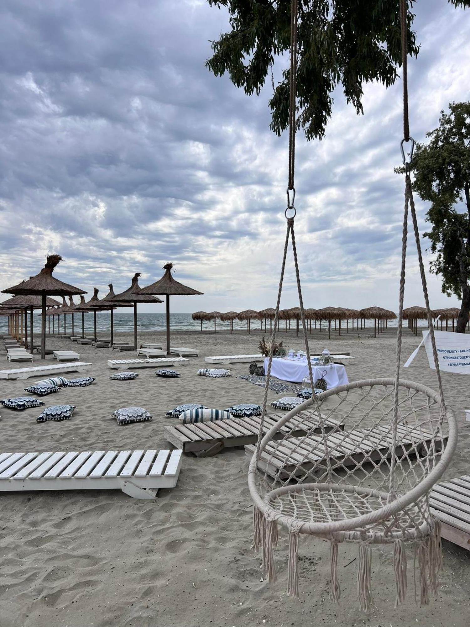 Hotel Manor Năvodari Exteriör bild